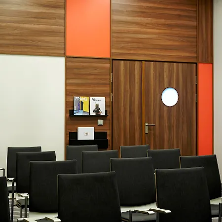 普罗弗罗茨瓦夫斯塔勒米亚斯托酒店 3*